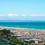 Comfy One-bedroom With Balcony And Lift Apartmán *