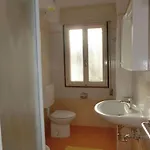 Comfy One-bedroom With Balcony And Lift Apartmán