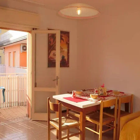 Apartmán Comfy One-bedroom With Balcony And Lift Bibione