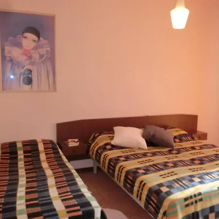 Comfy One-bedroom With Balcony And Lift Apartmán *